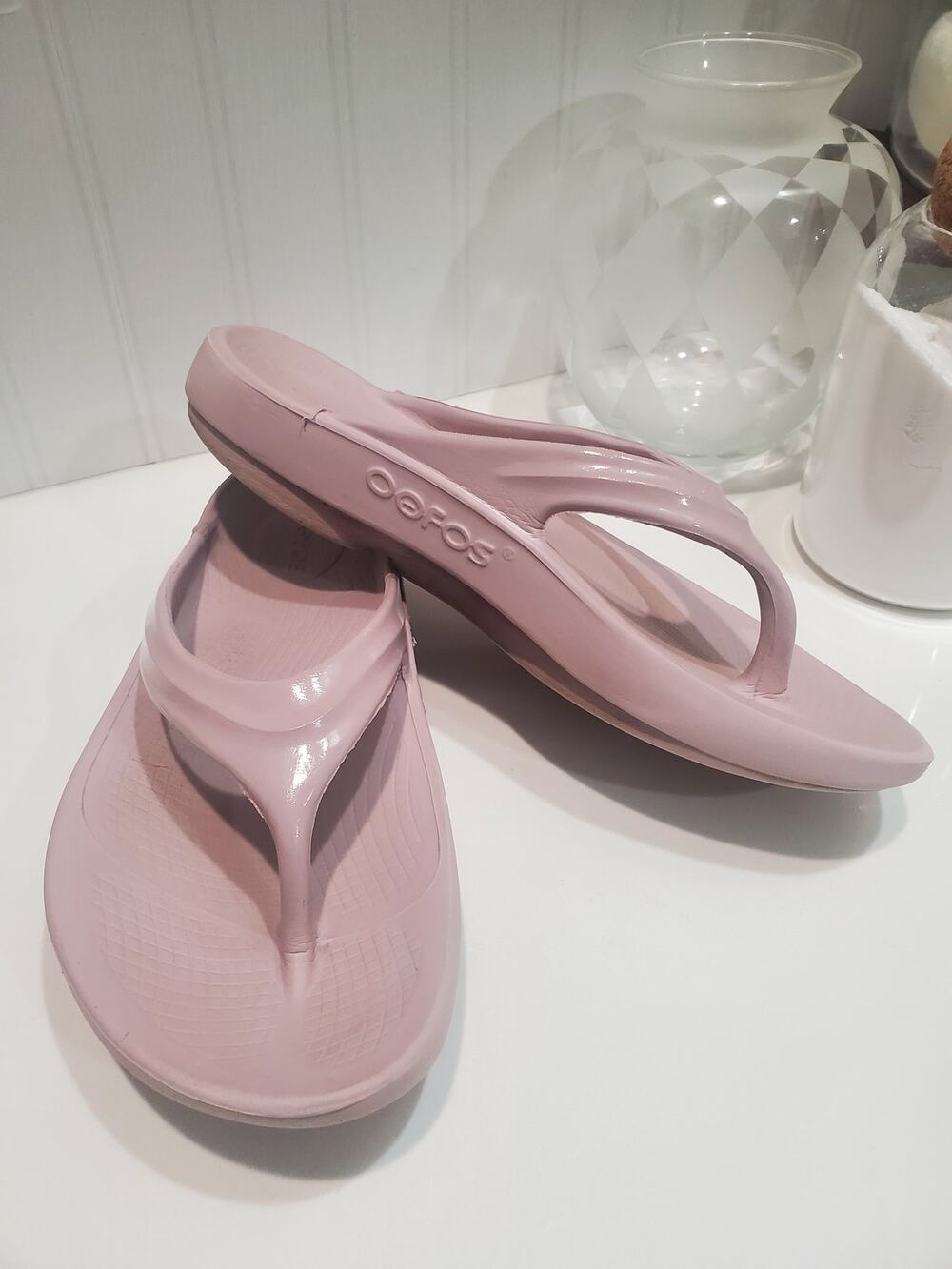 Oofos OOlala "Primrose" Sandals size 9
